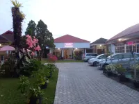 Rumah kenangan Harun Diana Hotels in Air Putih Lama