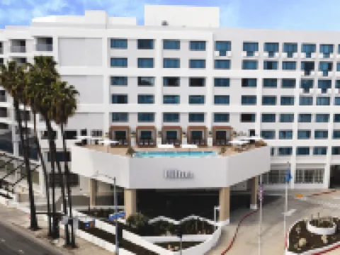 聖莫妮卡希爾頓套房飯店 Mt. Olive Lutheran Church附近的飯店