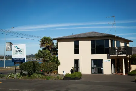 Fairley Motor Lodge Отели в г. Нейпир