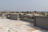 1 Bed Apartment Sleeps 4 with Free Parking