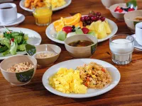 Waikiki Resort Hotel - Breakfast