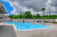 Holiday Inn MOBILE WEST - I-10 by IHG - Pools