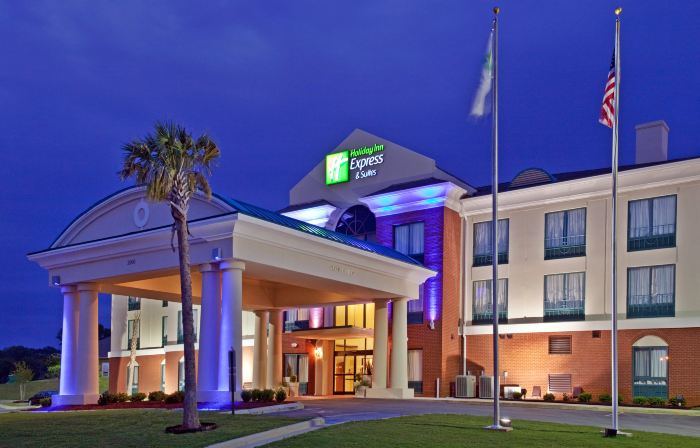 Holiday Inn Express & Suites SELMA by IHG