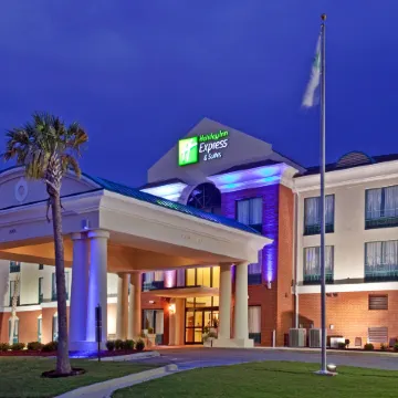 Holiday Inn Express & Suites SELMA by IHG
