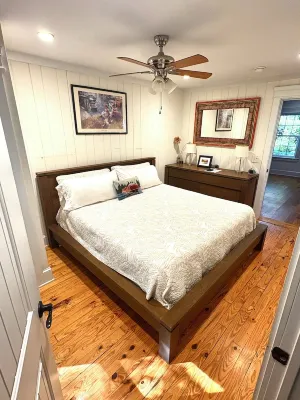 Book for Christmas. Hot Tub. Pet Friendly.Lakefront Home. Booking 2026. Hotels in Lake Lure