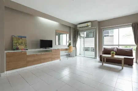 J Park at Chinnakhet