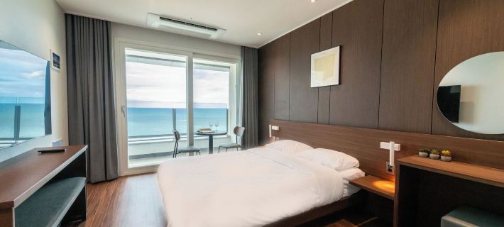More than Sokcho beach hotel 束草市のホテル