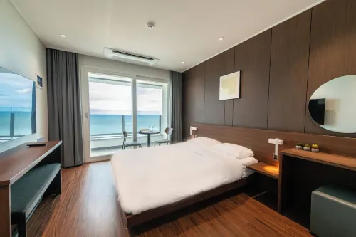 More than Sokcho beach hotel - 2-Star