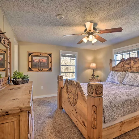 Whispering Oaks Broken Bow Cottage Near Hiking!