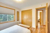 Sporty Blaine Home w/ Games ~ 2 Mi to Super Rink! - Wifi