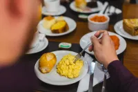 Hotel Golden Park Curitiba by Nacional Inn - 朝食