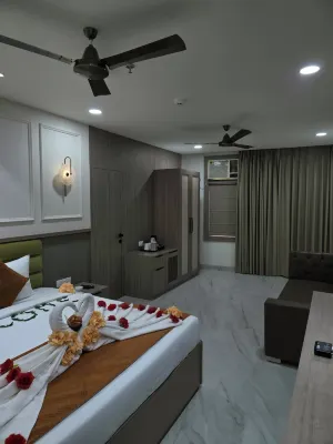 Bawa Hotel Hotels near Hamari Bagia