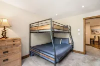 Awesome Location, Super Clean and Sunny Condo