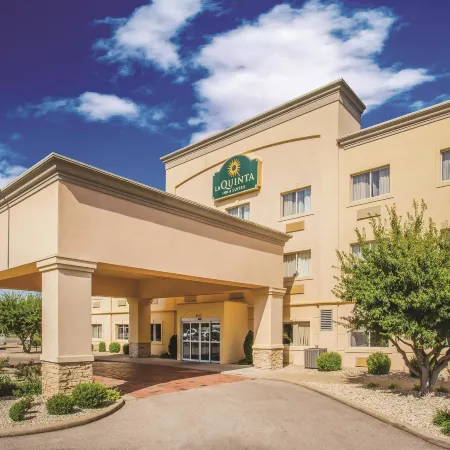 La Quinta Inn & Suites by Wyndham Evansville