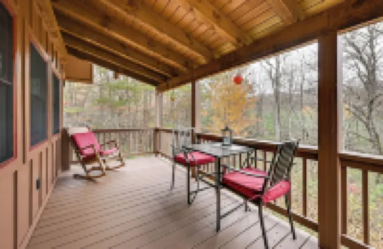 Cozy Couples Getaway w/ Hot Tub: 'Fox Ridge Cabin'