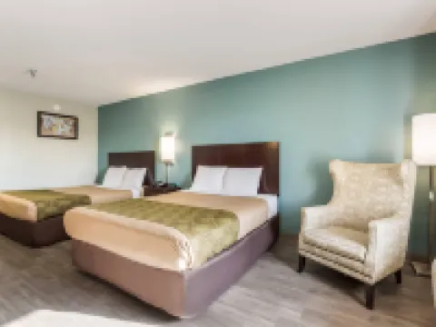 Econo Lodge Inn & Suites Brooks - Louisville South Hotels in Hillview