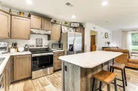 Screened Porch: Family-Friendly St Stephen Retreat - Homestays
