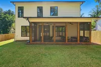New! Modern Luxurious Woodland Retreat 5 Bedroom Home