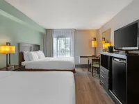 Quality Inn & Suites 5585 Ambler Drive Mississauga Ontario Hotels near Kipling Go Station
