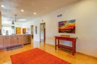 2 Mi to ASU Campus! Game Day Hub w/ Patio - บังกะโล