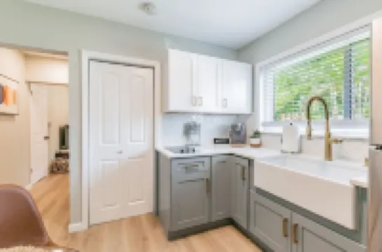 Perfect One-Bedroom- 10 Mins from Clearwater Beach