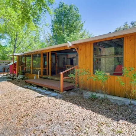 Fire Pit & Boat Dock: Peaceful Dunnellon Cabin!
