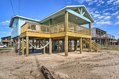 Surfside Beach Vacation Rental w/ Ocean Views - Wifi