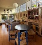 Flying Dog Hostel - Hostels