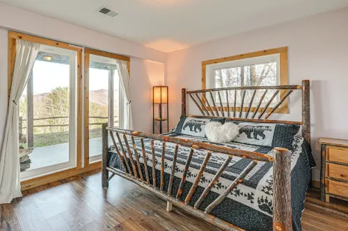 6 Mi to Chatuge Lake: Spacious Cabin w/ Mtn Views! - 3-Star