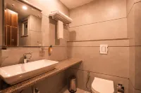 Gostops Plus Gurugram, Golf Course Extension - Hostels
