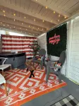Poppy & Rye Cottage; one block from Magnolia, walkable to everything!