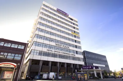 Premier Inn West Bromwich Town Centre (New Square) Hotels near Mayfair Suite