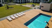 Hidden Coast Apartments - Premium Seaside Apartments with Pool, 2-Minute Walk to the Beach