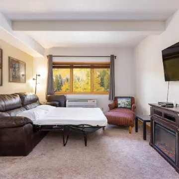 5087 Gateway Home by RedAwning