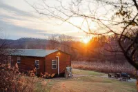 Cedar Wrapped Cozy Villa Cabin - 4 Miles From Trails
