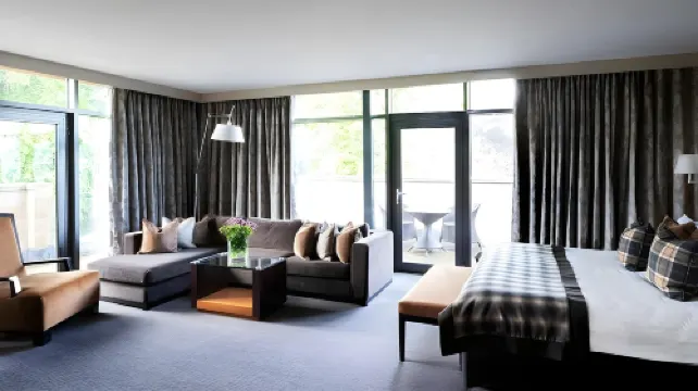 Clayton Hotel Dublin Airport Central Photos