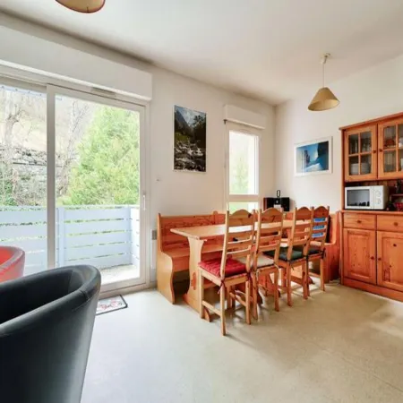 Apartment in Pyrenees near Ski Bus Stop