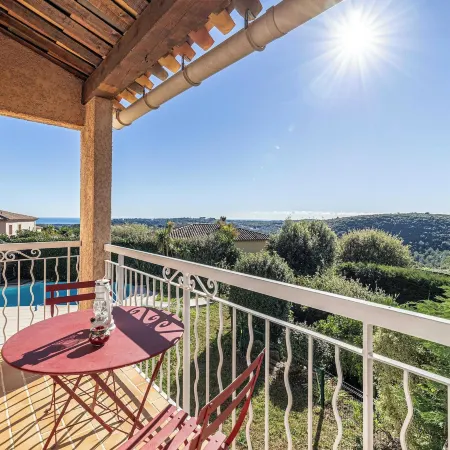 Quiet House with Pool Hotels in Biot