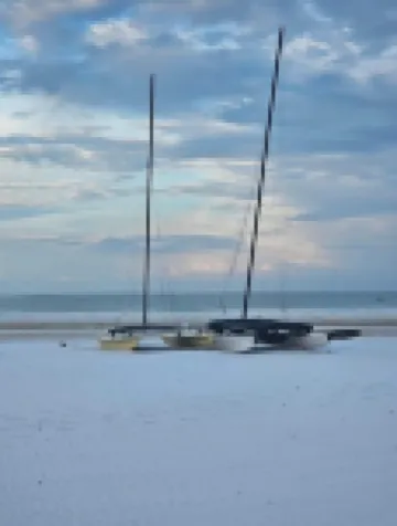 SIESTA KEY, BLUE ROMANTIC DREAM! 100 FEET TO THE  BEACH!