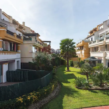 Family Oasis Near Golf & Beach