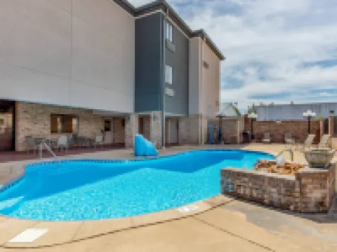 Comfort Inn & Suites Hotels in Pike County