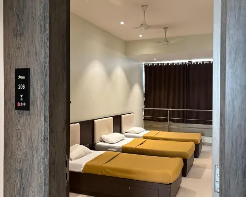 Vishram Executive Rooms Hotels in Palghar