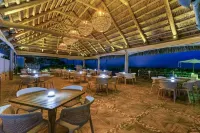 Beachcomber Resort & Club - breakfast