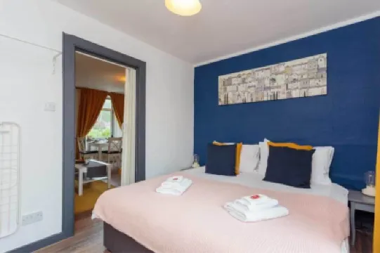 1 Bedroom Scottish Cottage-on Street Parking Hotels in 