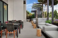 SpringHill Suites Oceanside Beach - breakfast