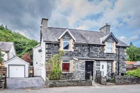 Cottage in Betws-y-coed Near Snowdonia Trails