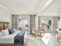 Anax Resort and Spa Отели рядом с достопримечательностью «Пляж Капари»