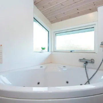 8 Person Holiday Home in Grenaa-by Traum