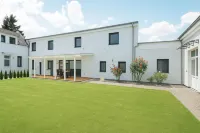 Airport Messe Hotel カイザースヴェルト周辺のホテル