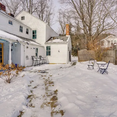 Hike, Fish & Ski: Riverside Barn Loft in Lee